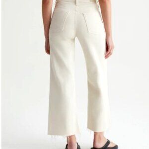 AG Anthropologie Saige Wide Leg Crop High Rise Fit Cream Jeans Size 32 Frayed